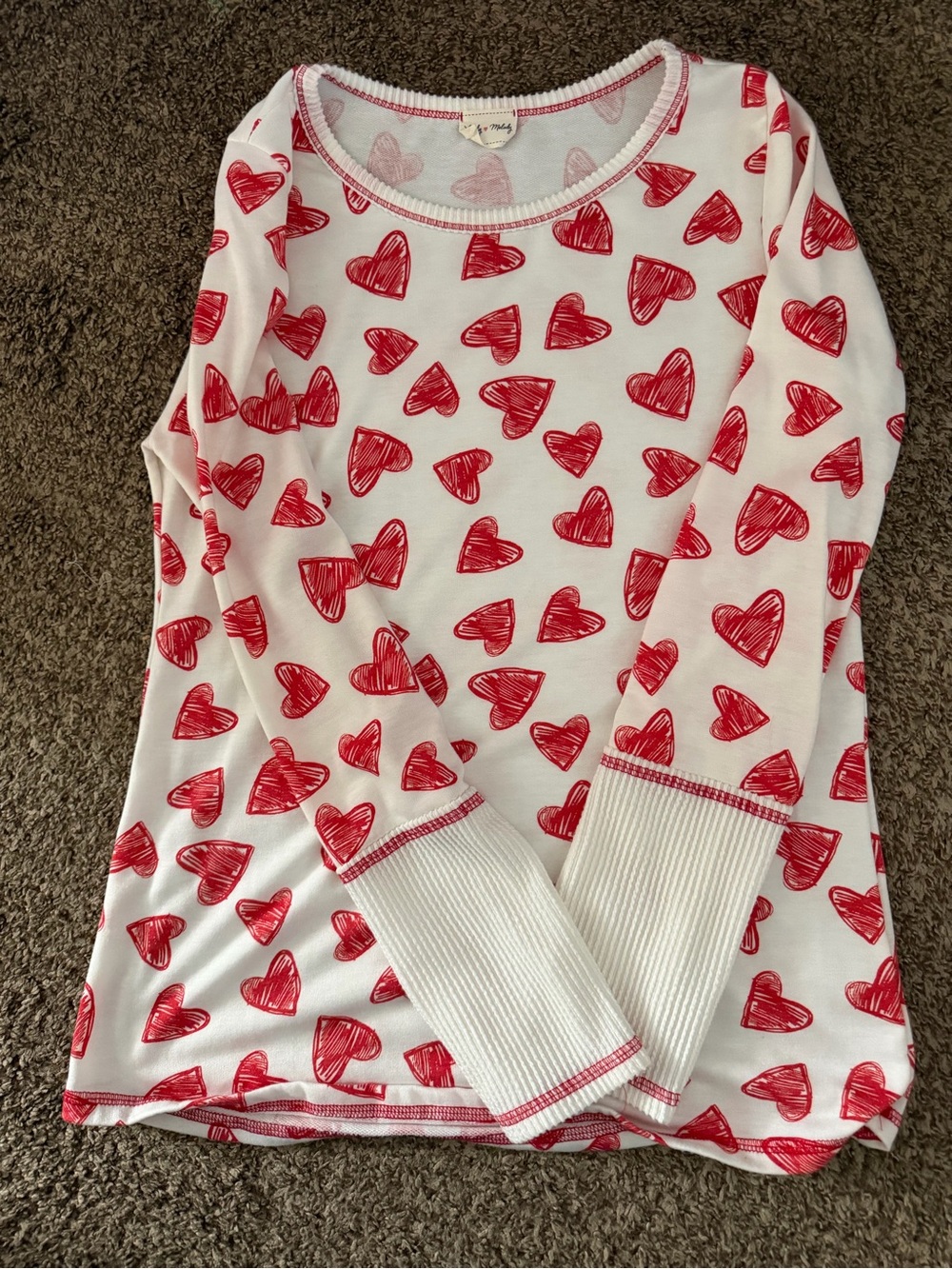 Lovely Melody White Long-Sleeve Pajama Top with Red Heart Print